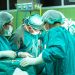 Sanidad reduce un 56 % la espera quirúrgica para pacientes de prioridad 1 en solo dos años