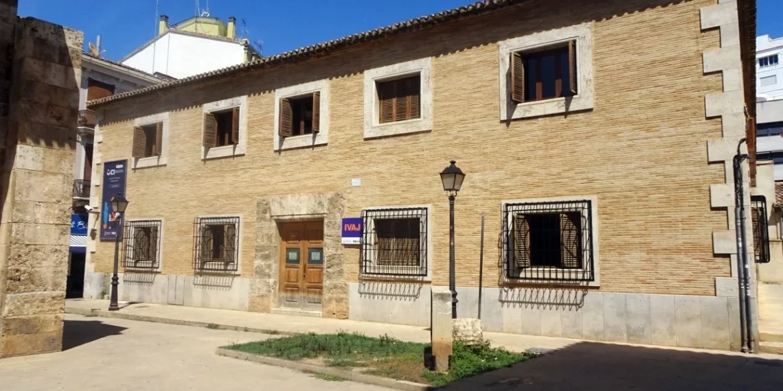 El Consell refuerza su apoyo al Consell Valencia de la Joventut con 421.200 euros para impulsar la participación y el bienestar juvenil