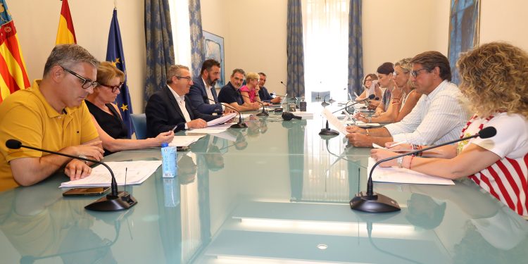 La Diputación de Alicante refuerza el marketing turístico con más de 1,3 millones para la Costa Blanca