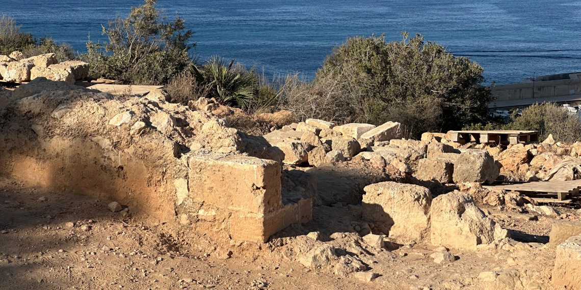 Descubren las primeras viviendas del siglo XIV en la Pobla d’Ifac durante la XX Campaña de Excavaciones del MARQ