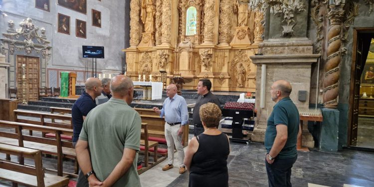 Chelva culmina la reconstrucción de su retablo tras más de 70 años de trabajo vecinal