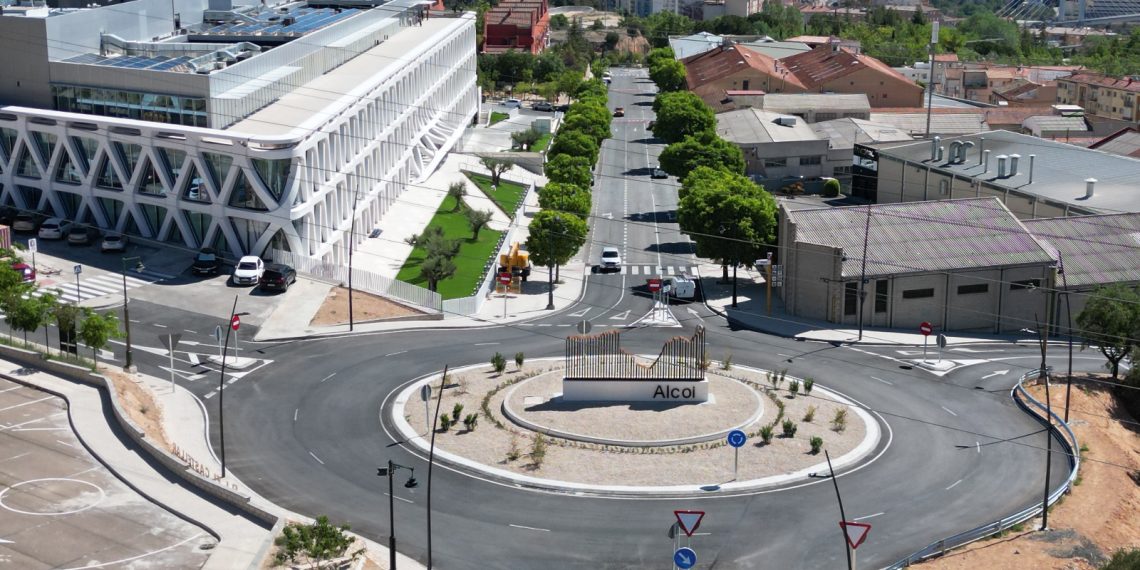 El Consell invertirá 3,3 millones en la modernización de 12 áreas industriales de l’Alcoià