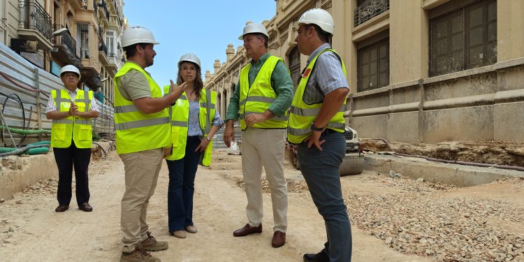 Avanzan las obras para unir las estaciones de Xàtiva y Alacant con un túnel peatonal y futuro tranvía
