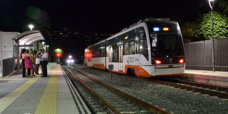 TRAM d’Alacant ofrece el 14 de agosto servicio nocturno de Tramnochador en la víspera de la festividad de la Asunción de la Virgen