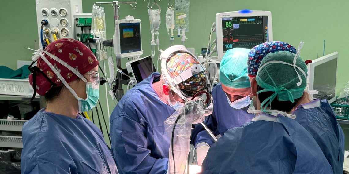 El Hospital Doctor Balmis introduce una nueva técnica con prótesis 3D personalizadas para tratar tumores en el tórax