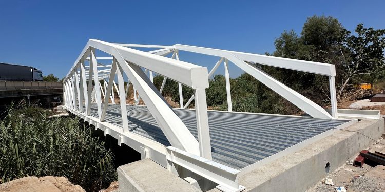 Avanza la reconstrucción de la pasarela ciclopeatonal entre Picassent y Alcàsser