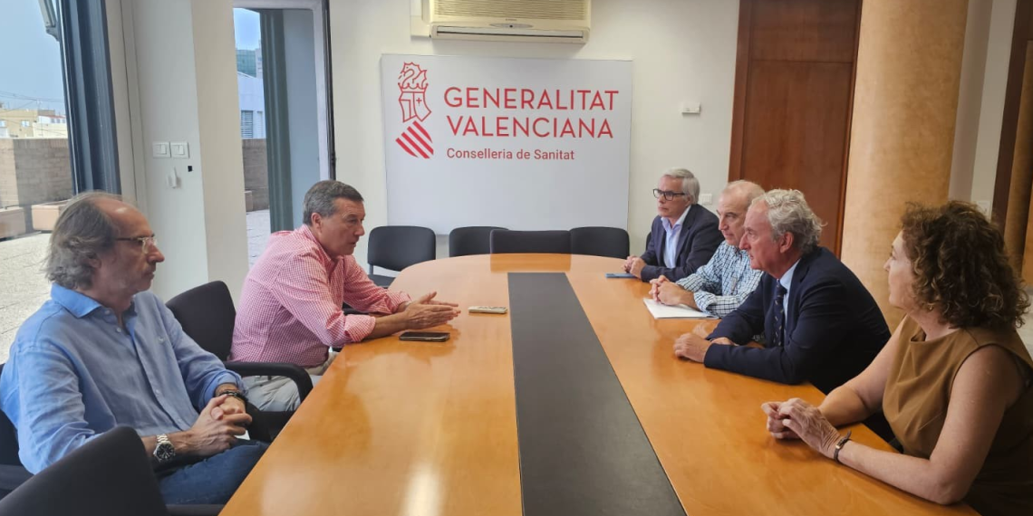 Sanidad y la OMC impulsan un curso pionero en competencias digitales e inteligencia artificial para profesionales sanitarios