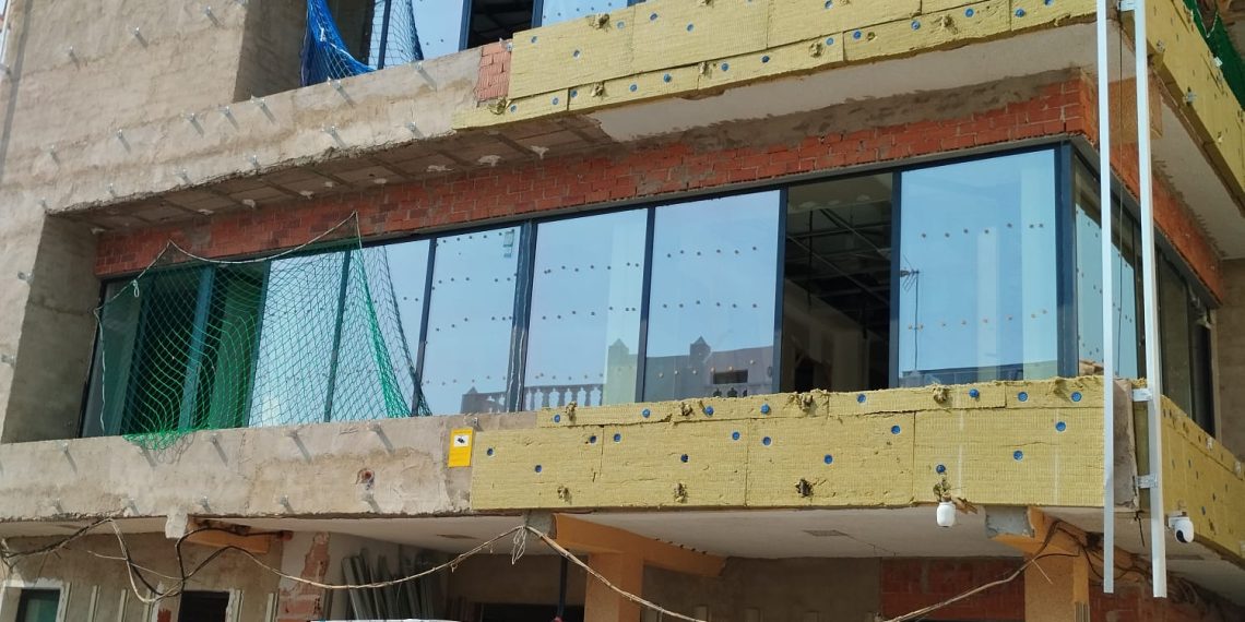 Estivella destina casi un millón de euros del Pla Obert a la rehabilitación del ayuntamiento y la reforma del campo de fútbol