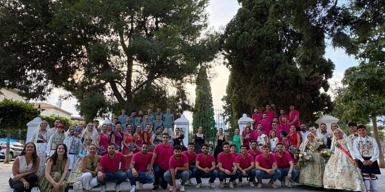 Museros despide unas fiestas históricas de música, pólvora y tradición