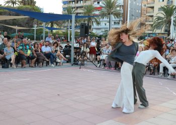 Cientos de saguntinos y saguntinas disfrutaron del VIII festival Fem(me) Dansa del área de Igualdad