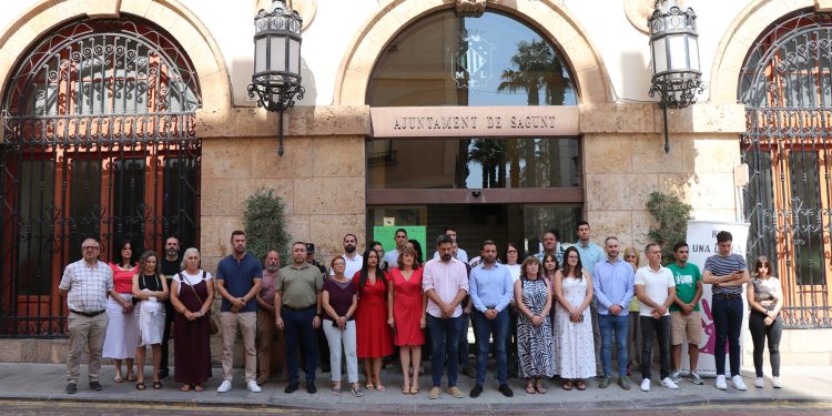 Minuto de silencio en Sagunto por la última víctima de violencia machista
