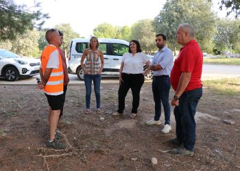 Sagunto refuerza la seguridad rural con un plan de empleo para limpiar y mejorar caminos