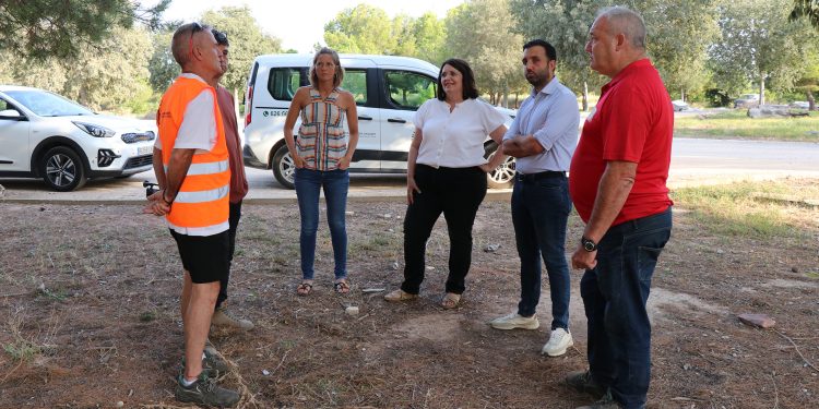 Sagunto refuerza la seguridad rural con un plan de empleo para limpiar y mejorar caminos