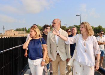 El puente histórico de Torrent vuelve a unir la ciudad tras la DANA
