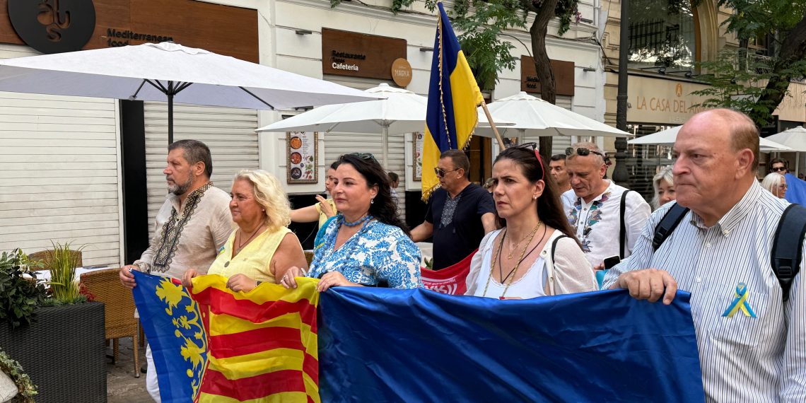 El Ayuntamiento de Valencia participa en la marcha por el 34º aniversario de la independencia de Ucrania