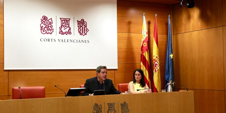 VOX acusa a PP y PSOE de favorecer la inseguridad con políticas de inmigración