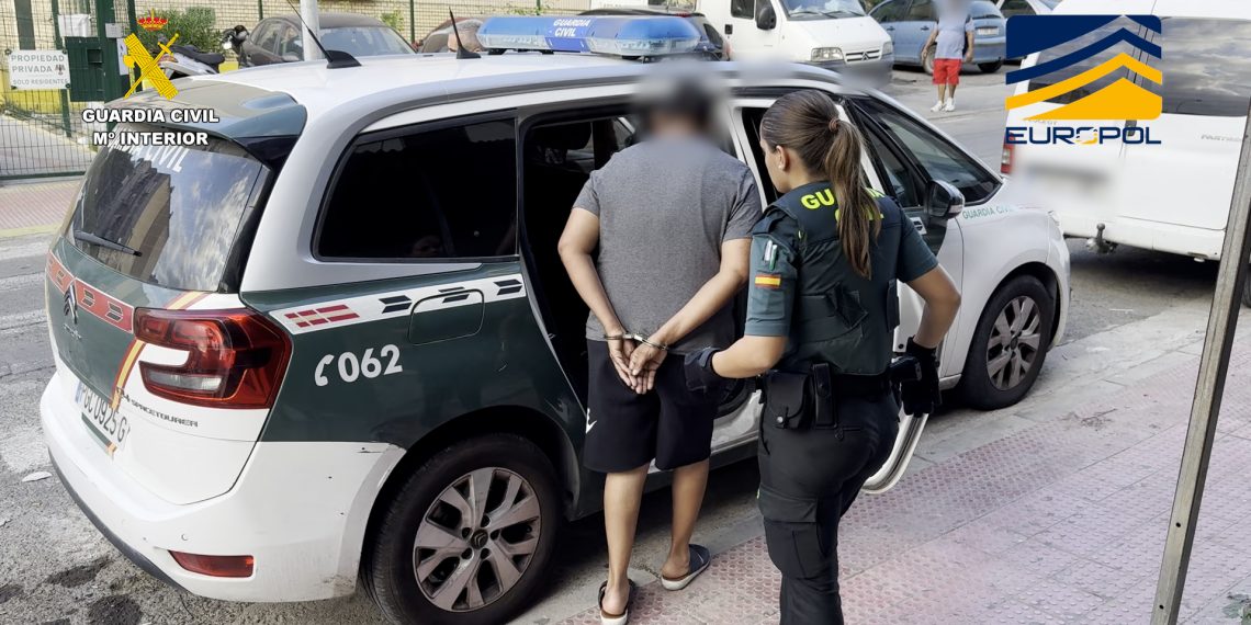 La Guardia Civil desmantela en Alicante y otras provincias una red de inmigración irregular con 14 detenidos por facilitar viajes entre Argelia y España