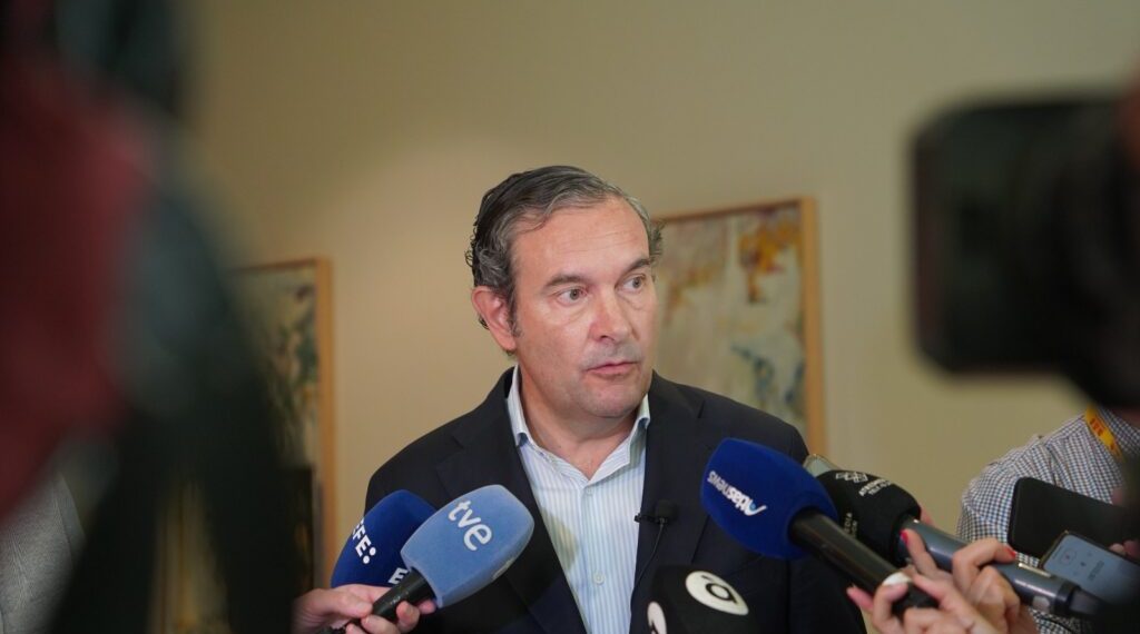 Pastor defiende las ayudas del Consell y acusa al Gobierno de “mentir y abandonar a los afectados por la DANA”
