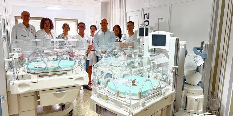 El Hospital de Elche renueva Neonatología con incubadoras de última generación