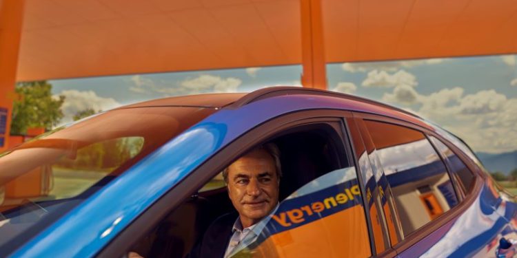 Plenergy impulsa el ahorro en carretera con consejos prácticos y su nueva imagen de marca