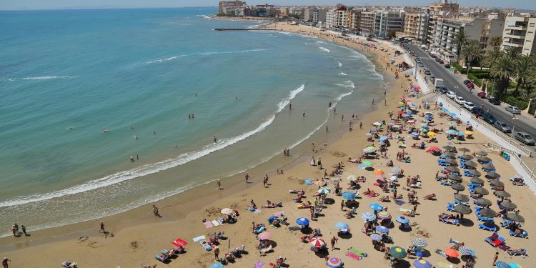 Hoteles y alojamientos de la Comunitat, al límite de capacidad en el puente de agosto