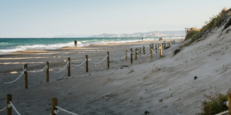 Valencia protege las dunas de la Devesa-Albufera y playas del sur
