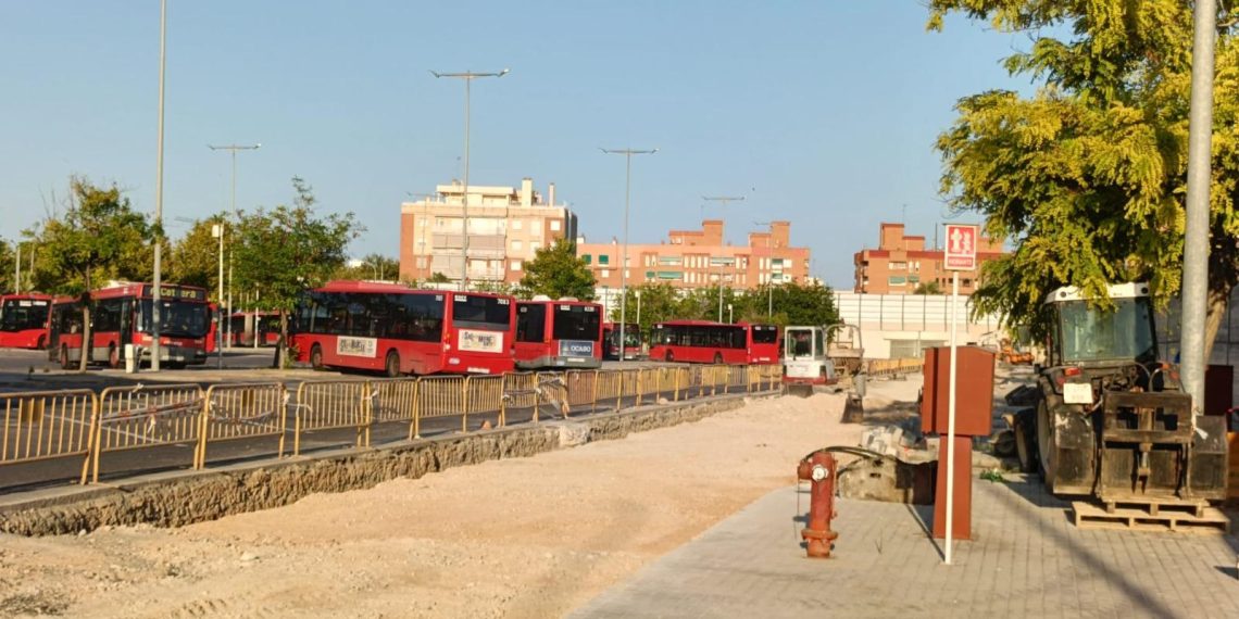 EMT Valencia reasfalta las cocheras Norte y Sur y mejora sus instalaciones durante el mes de agosto