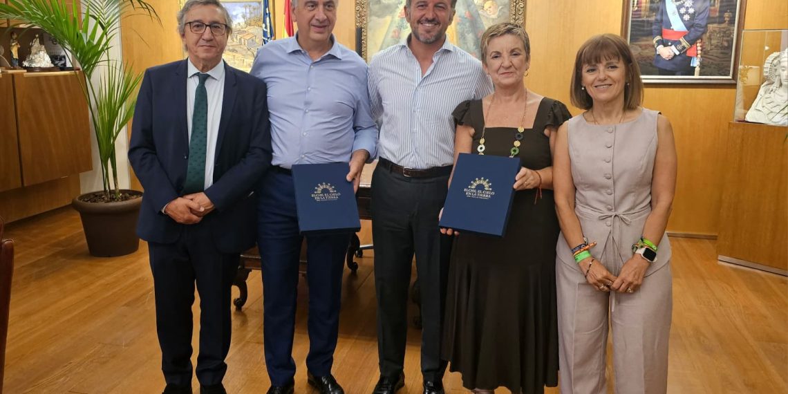 Marián Cano ensalza a Elche como referente turístico y cultural de la Comunitat Valenciana