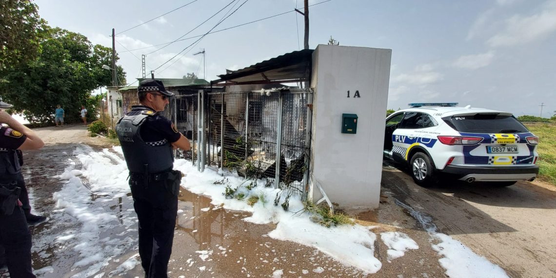 Grave incendio en Carpesa deja a un joven con quemaduras en todo el cuerpo