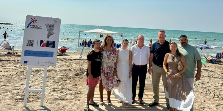 Susana Camarero destaca en Xilxes la apuesta del Consell por unas playas accesibles e inclusivas