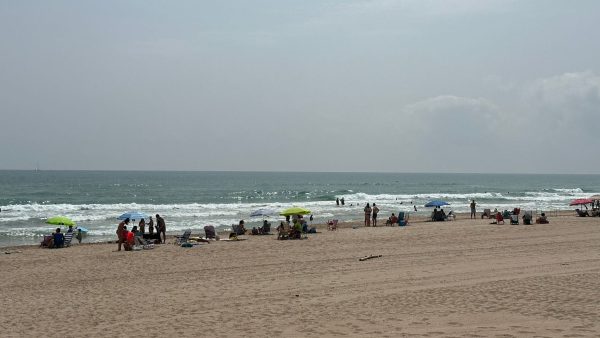 Sueca refuerza los controles de calidad del agua en sus playas tras varios cierres al baño