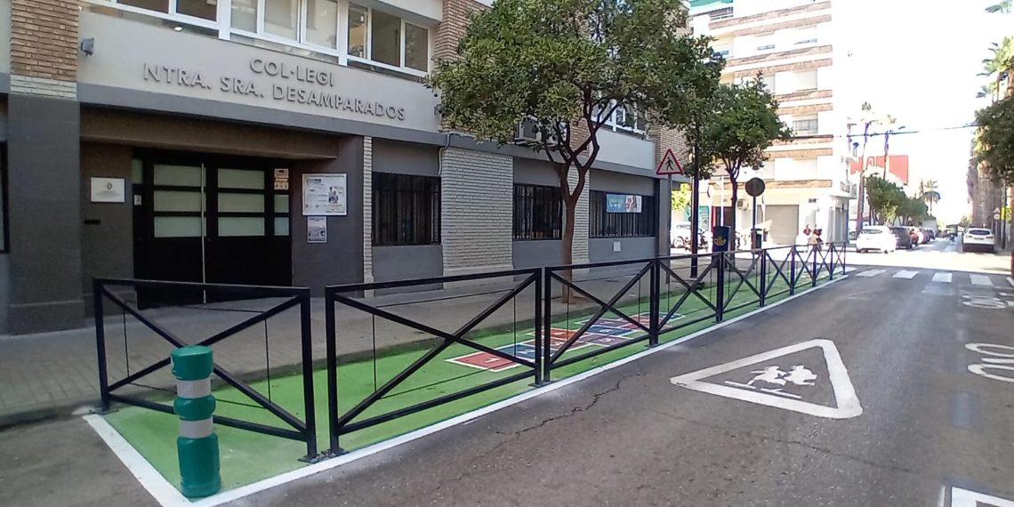 Valencia gana 81 m² de espacio peatonal en entornos escolares de Nazaret, Soternes y Safranar