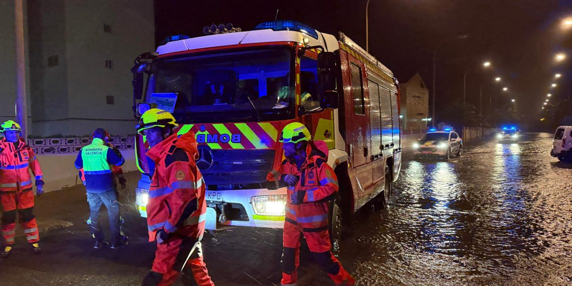 Alerta naranja en Valencia por lluvias: medidas de emergencia, cierres de colegios y servicios activados