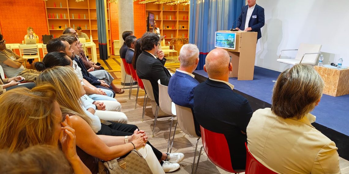Martínez Mus: “El transporte público es la columna vertebral de una sociedad cohesionada y sostenible”