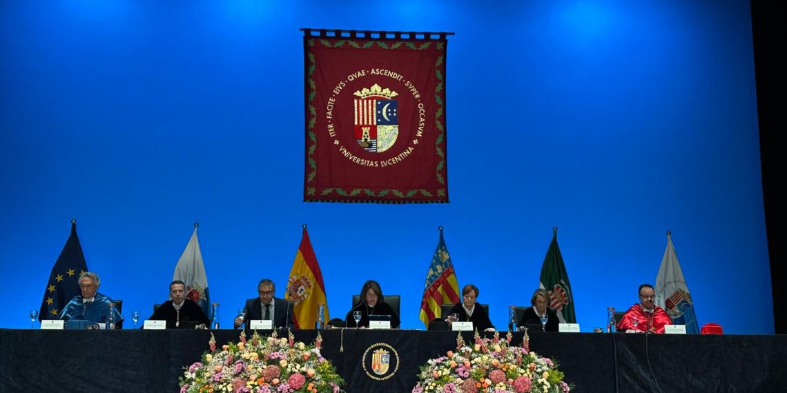 Rovira reafirma el compromiso de la Generalitat con la calidad, la equidad y la innovación en la apertura del curso 25-26 de las universidades valencianas