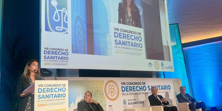 Nuria Martínez defiende la protección de los derechos sanitarios en Alicante