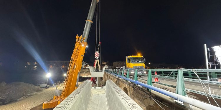 La Generalitat encara la fase final de la nueva pasarela de la CV-50