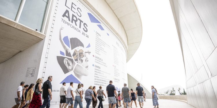 Éxito de público en la Jornada de Puertas Abiertas de Les Arts
