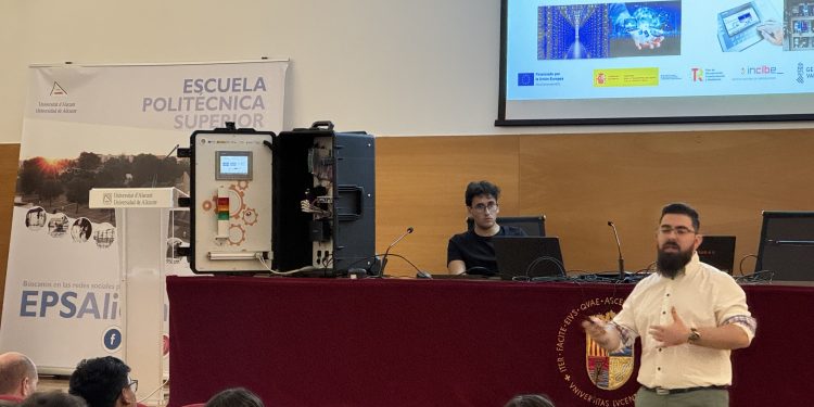 Universidades valencianas forman a futuros ingenieros en ciberseguridad industrial