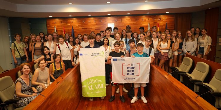 Torrent recibe a estudiantes de Austria en un intercambio cultural Erasmus