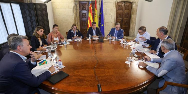 Mazón reúne al Consell para evaluar las incidencias por la alerta roja en la Comunitat