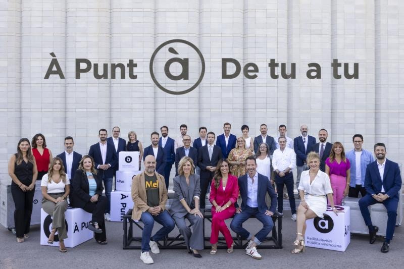 À Punt revoluciona la parrilla con nuevos formatos y más informativos en directo para hacer subir la audiència