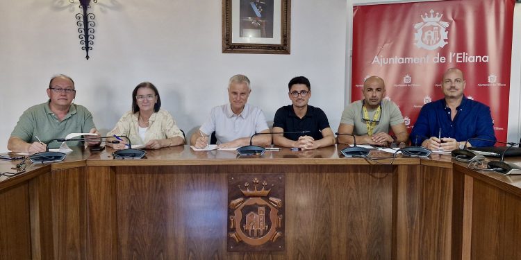 L’Eliana regula por primera vez las Fallas con un convenio histórico