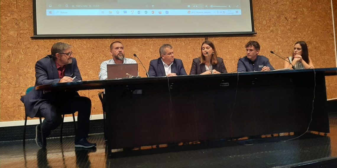 Agricultura defiende que los pescadores de la Comunitat Valenciana se rijan por las mismas normas que el resto del sector pesquero del Mediterráneo