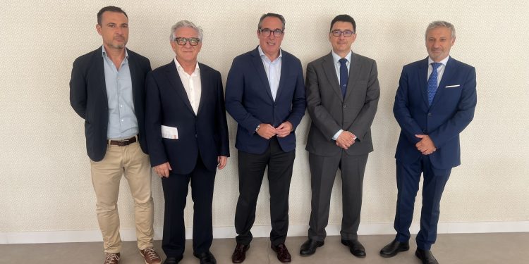El Colegio de Ingenieros de Caminos se suma a la Cátedra Smart Ports