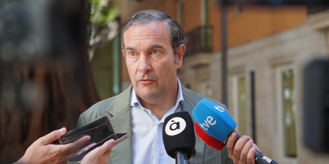 Nando Pastor ante el desplante de Miguel Polo en Les Corts: “El PSOE lo protege para que no meta la pata y se descubra la verdad”