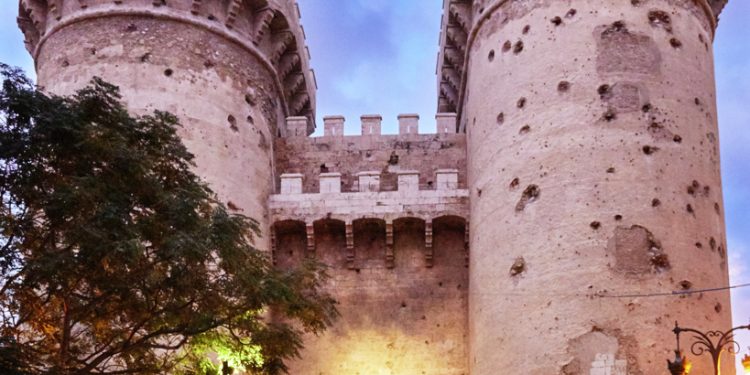 Valencia inicia la restauración de las Torres de Quart, emblema histórico de la ciudad