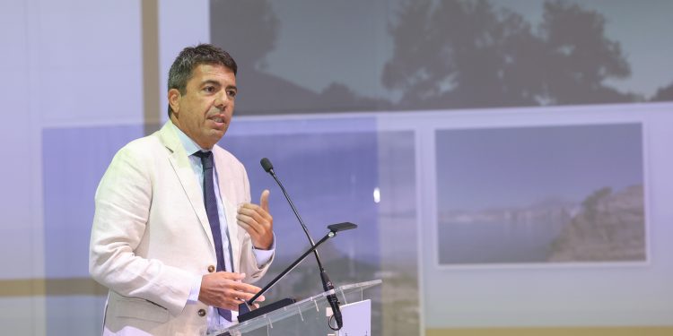 Mazón ensalza al turismo como motor de convivencia y anuncia la ampliación del Bono Recuperem
