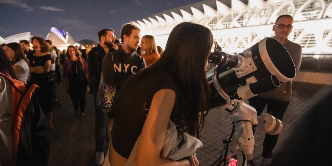 La Ciutat de les Arts i les Ciències organiza una observación con telescopios para contemplar las nebulosas más espectaculares del cielo en verano