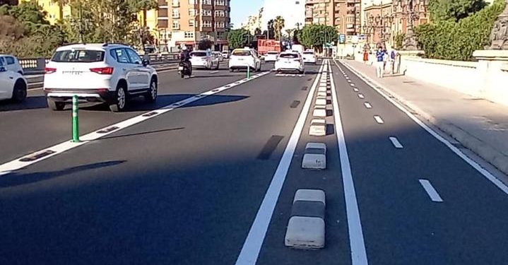 Valencia refuerza la red de transporte público con nuevos carriles EMT-Taxi